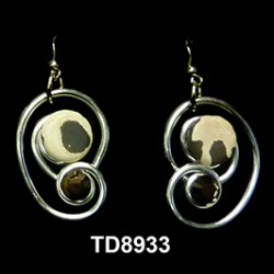 TD8933